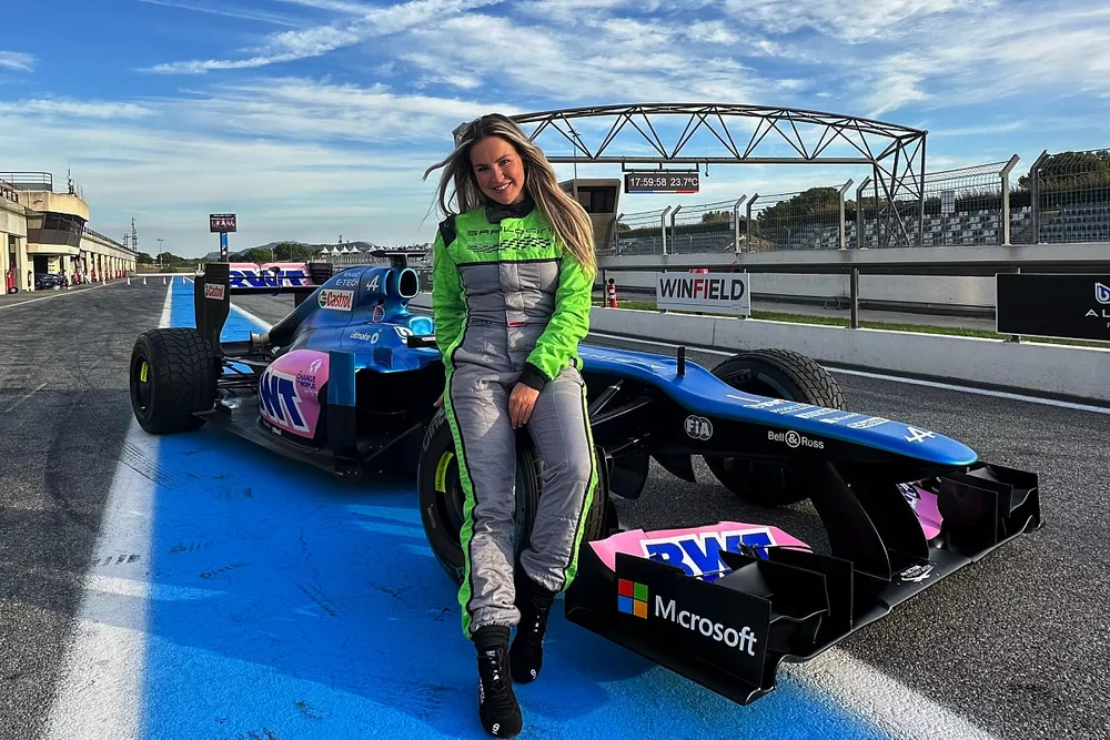Stephane Kox prueba el Alpine E20 F1-bolide en Paul Ricard
