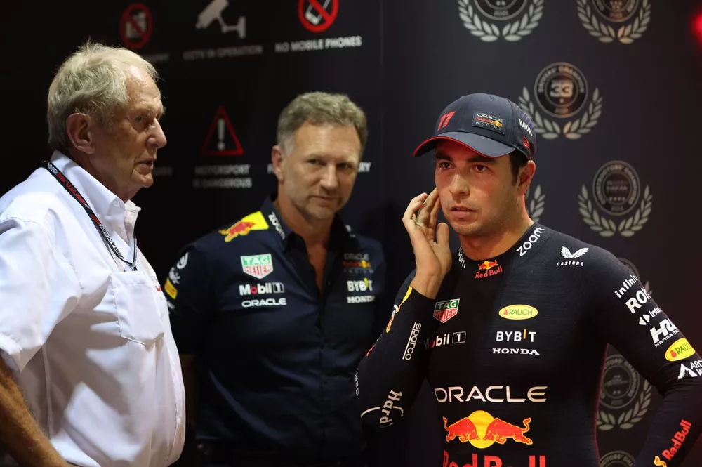 Helmut Marko, Consultor, Red Bull Racing, Christian Horner, Director de Equipo, Red Bull Racing, y Sergio P&eacute;rez, Red Bull Racing.