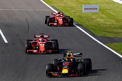 Vettel praat liever persoonlijk met Verstappen over rijstijl