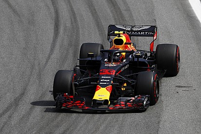 Wolff ziet Verstappen kampioen worden als ‘scherpe randjes eraf zijn’