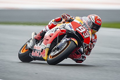 MotoGP Valencia: Marquez dominasi warm-up, Rossi ketiga