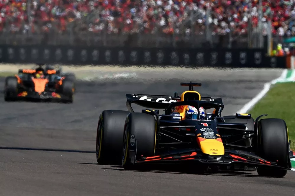 Max Verstappen, Red Bull Racing, Oscar Piastri, McLaren