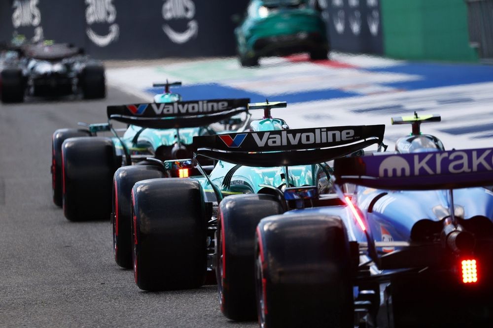 Lance Stroll, Aston Martin Racing, Fernando Alonso, Aston Martin Racing, Carlos Sainz, Williams