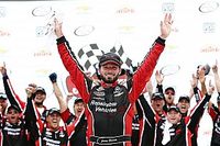 Clements da la sorpresa y se lleva la victoria en Road America 