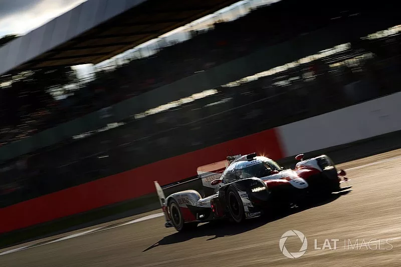Deuxième place : #7 Toyota Gazoo Racing Toyota TS050: Mike Conway, Kamui Kobayashi, Jose Maria Lopez 
