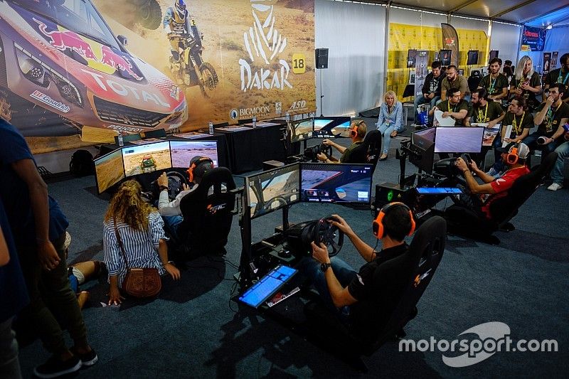 Nani Roma, Alex Haro, Ari Vatanen y Pedro Bianchi en la presentaci&oacute;n de 'Dakar 18'