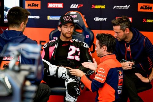 Pedrosa explica por qu&eacute; evita dar consejos a los otros pilotos de KTM