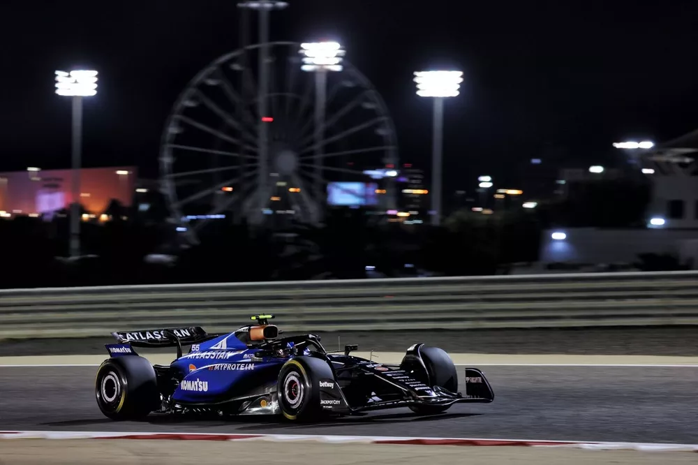 Carlos Sainz, Williams FW47