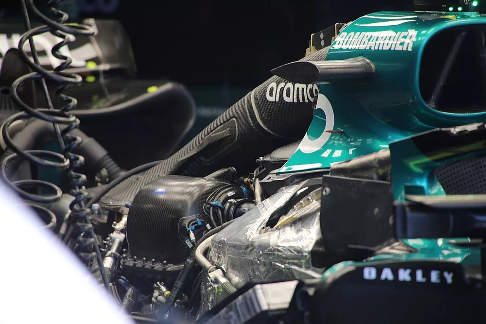 Detalle t&eacute;cnico trasero del Aston Martin AMR22