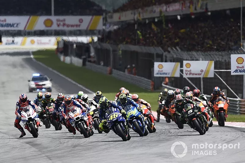 Valentino Rossi, Yamaha Factory Racing en t&ecirc;te au d&eacute;part