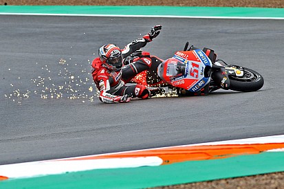 Відео: аварії перших тестів MotoGP у Валенсії