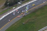 Accidente elimina a varios candidatos en Daytona, entre ellos a Suárez