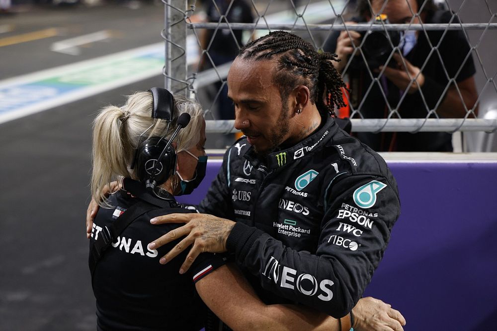 Pole man Lewis Hamilton, Mercedes, with Angela Cullen, Physio for Lewis Hamilton