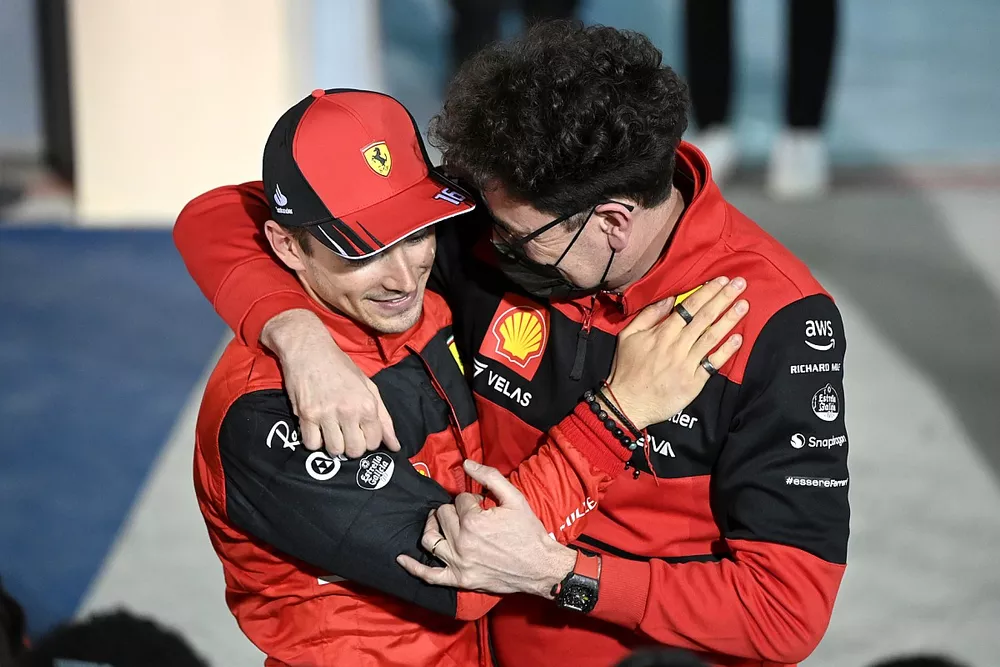 Mattia Binotto, director del equipo Ferrari, Charles Leclerc, Ferrari, 1&ordf; posici&oacute;n