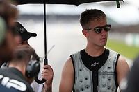 Tom Booth-Amos: &ldquo;No tengo dinero para comprar un puesto de 'trabajo&rdquo;