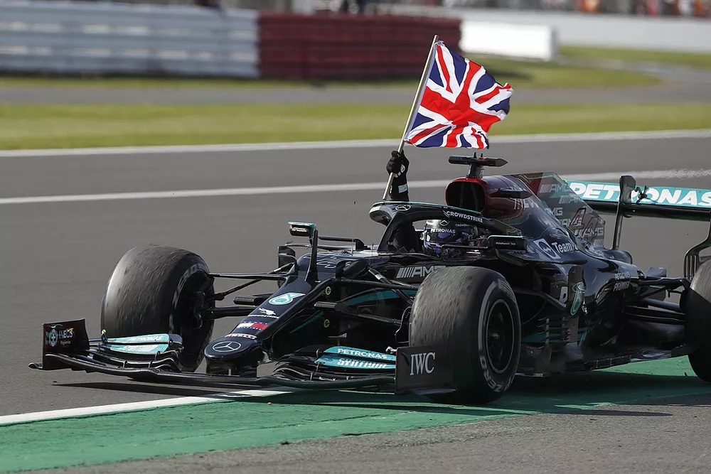 Racewinnaar Lewis Hamilton, Mercedes W12