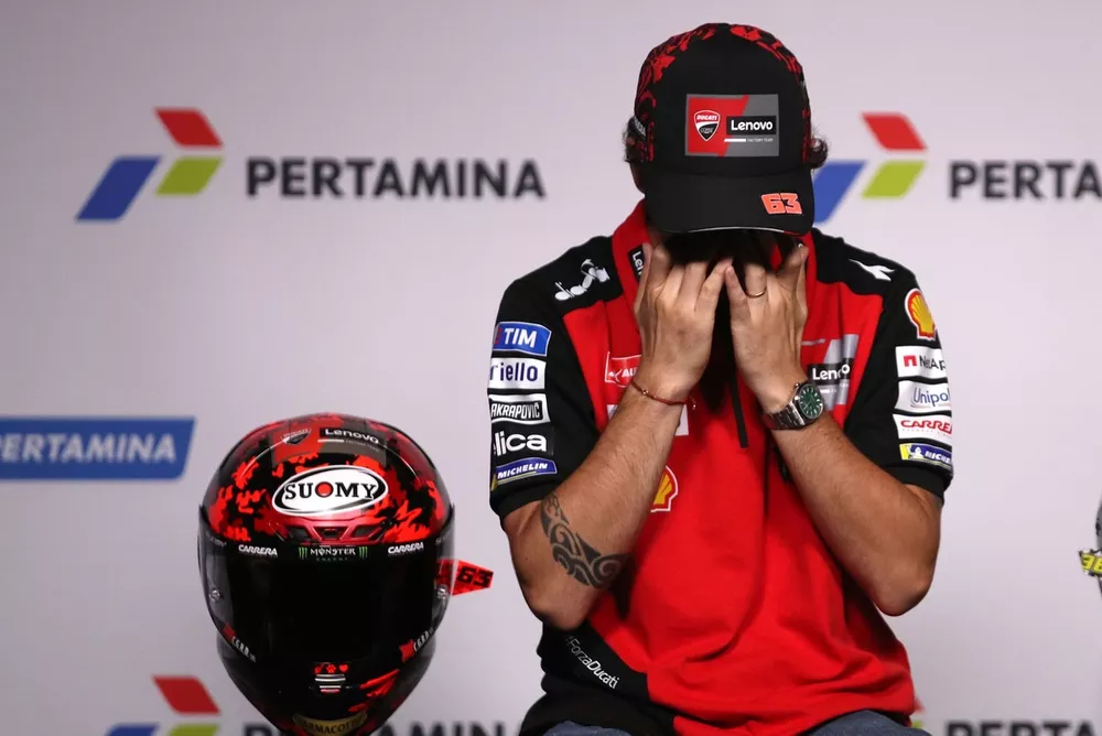 https://cdn-8.motorsport.com/images/amp/6D1y9v90/s1000/francesco-bagnaia-ducati-team.webp