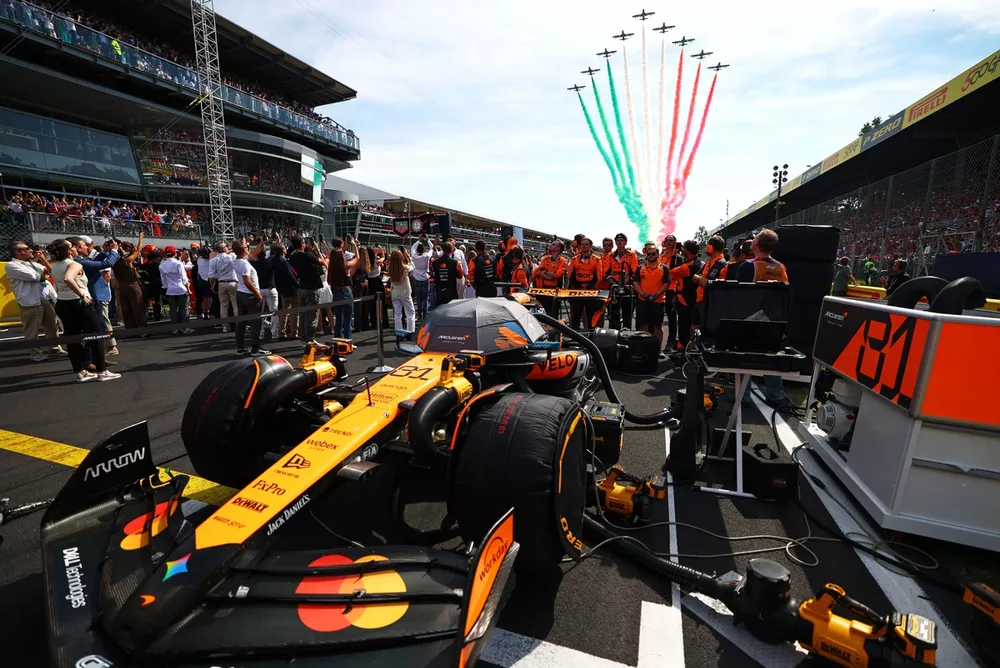 McLaren sur la grille de d&eacute;part