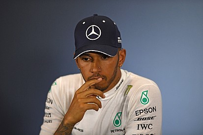 "Absicht oder Inkompetenz": Ferrari-Kollision erzürnt Mercedes