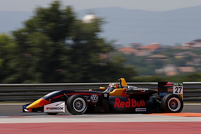 Dominio assoluto di Dan Ticktum in Gara 1 a Budapest