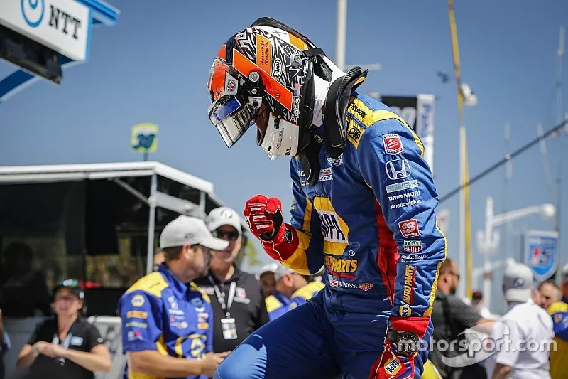 Pole Award Winner Alexander Rossi, Andretti Autosport Honda