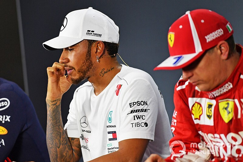 Videó: Verstappen, Hamilton és Raikkönen megbeszélik, hogy mi történt a hollanddal