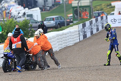 Sturz, Schmerzen, Platz 16: Schwarzer Tag für Valentino Rossi in Valencia