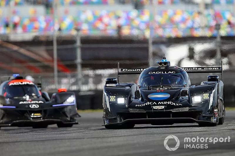 #10 Konica Minolta Cadillac DPi-V.R. Cadillac DPi, DPi: Renger Van Der Zande, Jordan Taylor, Fernando Alonso Diaz, Kamui Kobayashi