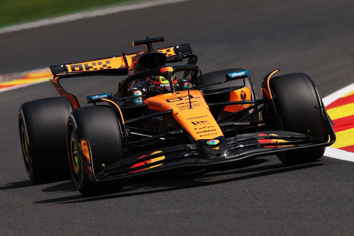 EL1 - Piastri frappe fort d'entrée, Verstappen résiste aux McLaren