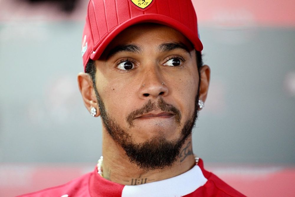 Lewis Hamilton sugiere que Ferrari necesita reemplazarlo tras el último revés