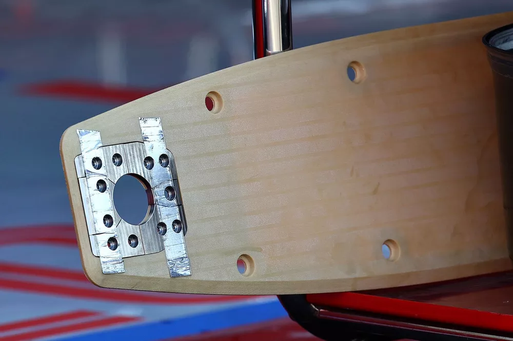 Haas VF-22 plank