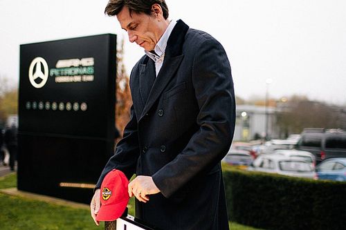 Wolff, pilot maaşları konusunda Amerikan modelini öneriyor