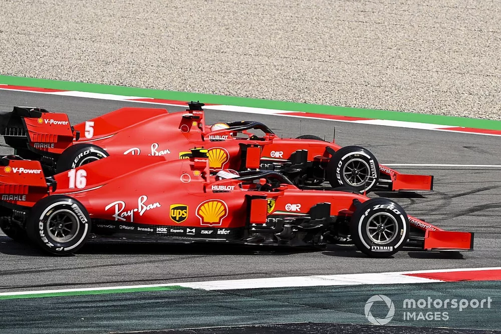 Sebastian Vettel, Ferrari SF1000, precede Charles Leclerc, Ferrari SF1000