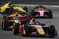 F2 Bahrein: Dunne gana la carrera de F2 con gran remontada de Mart&iacute;