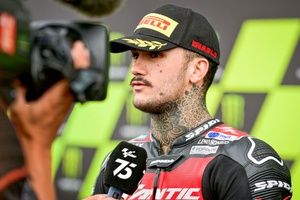 Oficial: Ar&oacute;n Canet seguir&aacute; en el equipo Fantic en Moto2 2025