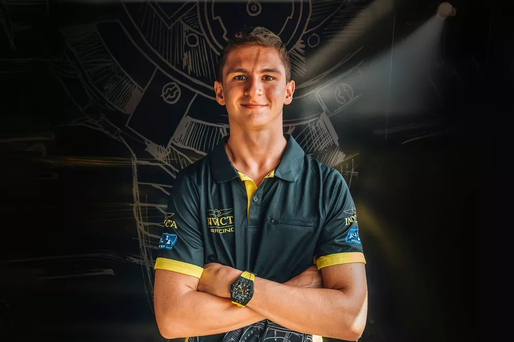 Leonardo Fornaroli, Invicta