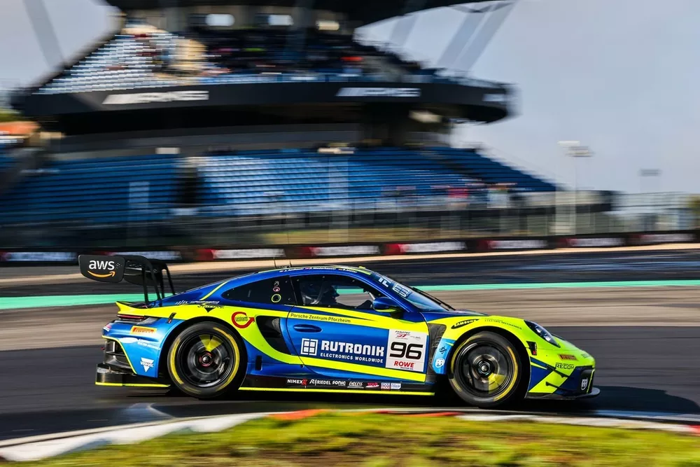 #96 Rutronik Racing, Porsche 911 GT3 R (992): Julien Andlauer, Sven Müller, Patric Niederhauser