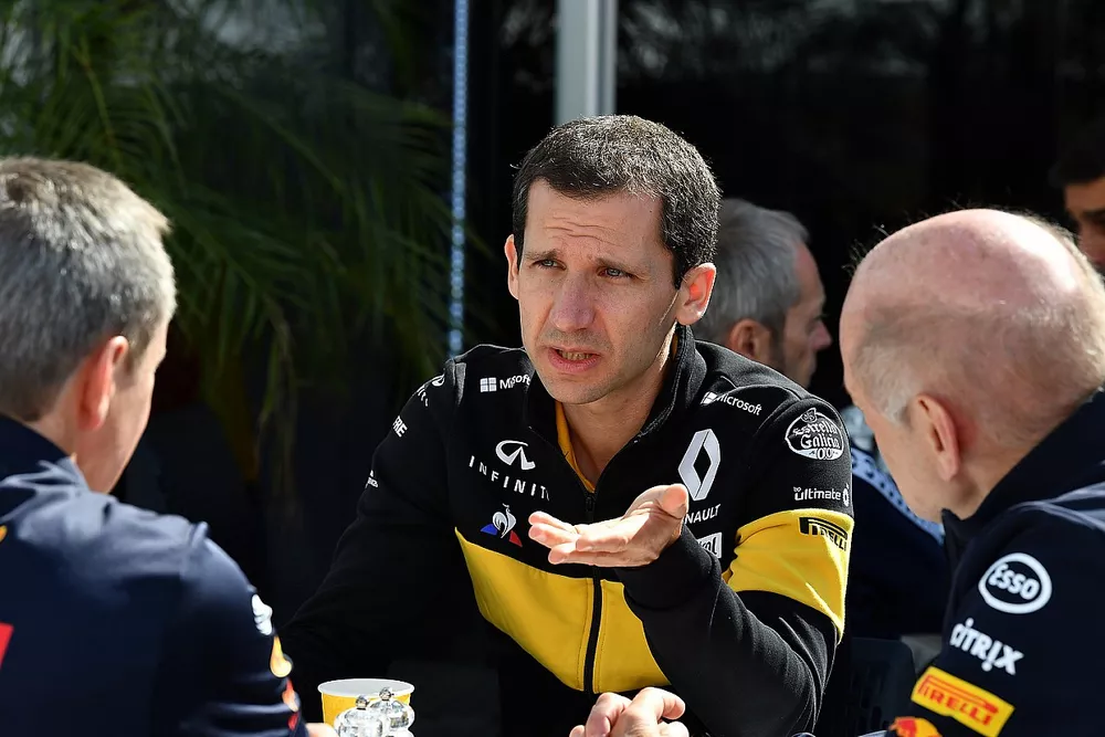 Paul Monaghan, Red Bull Racing Chief Engineer, Remi Taffin, Head of Renault Sport F1 Track Operations and Adrian Newey, Red Bull Racing 