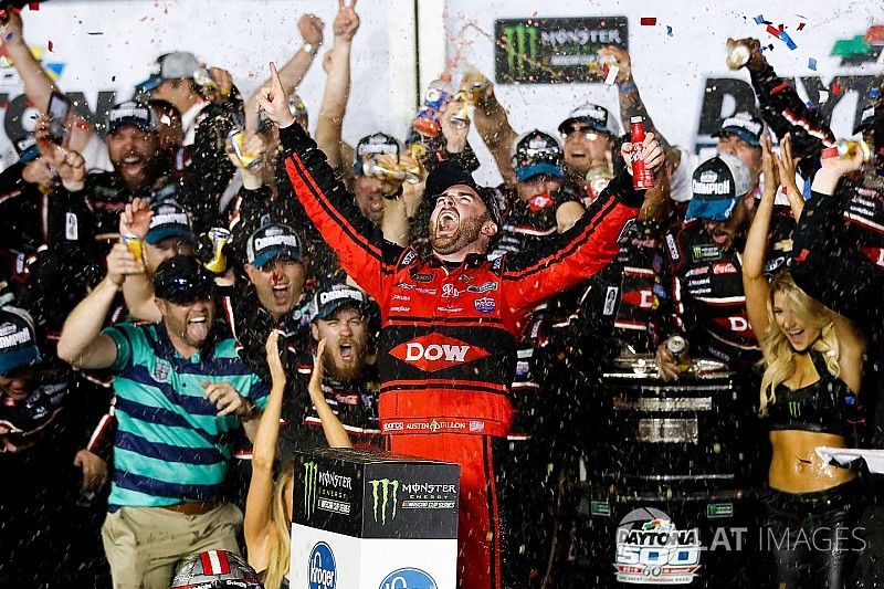 Race winner Austin Dillon, Richard Childress Racing Chevrolet Camaro