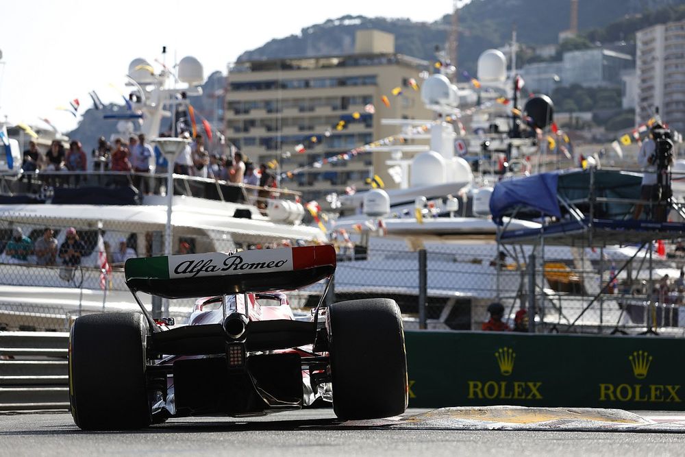 Zhou Guanyu, Alfa Romeo C42