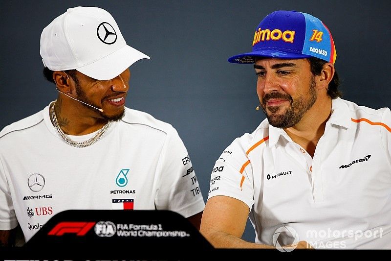 Lewis Hamilton, Mercedes AMG F1, and Fernando Alonso, McLaren, in the press conference