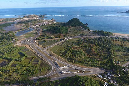 Ezpeleta ha visitato a Lombok la sede del possibile GP d'Indonesia di MotoGP