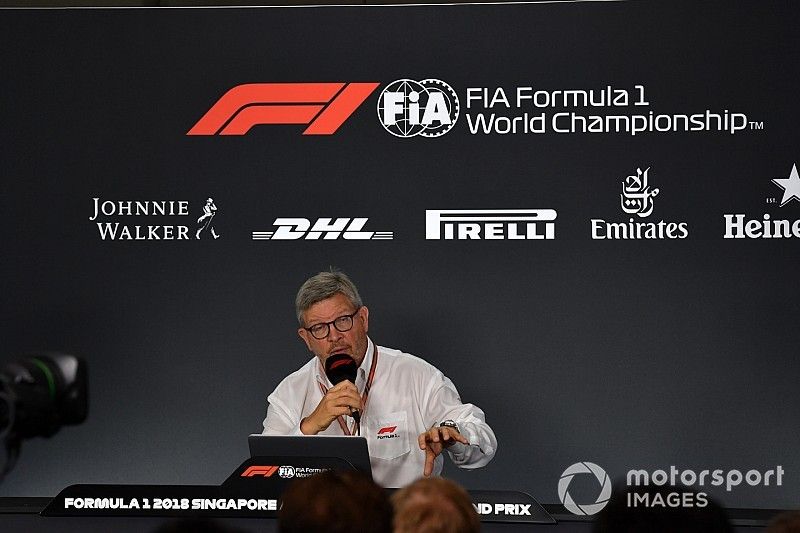 Ross Brawn, Director de F&oacute;rmula Uno de Motorsports en una conferencia de prensa