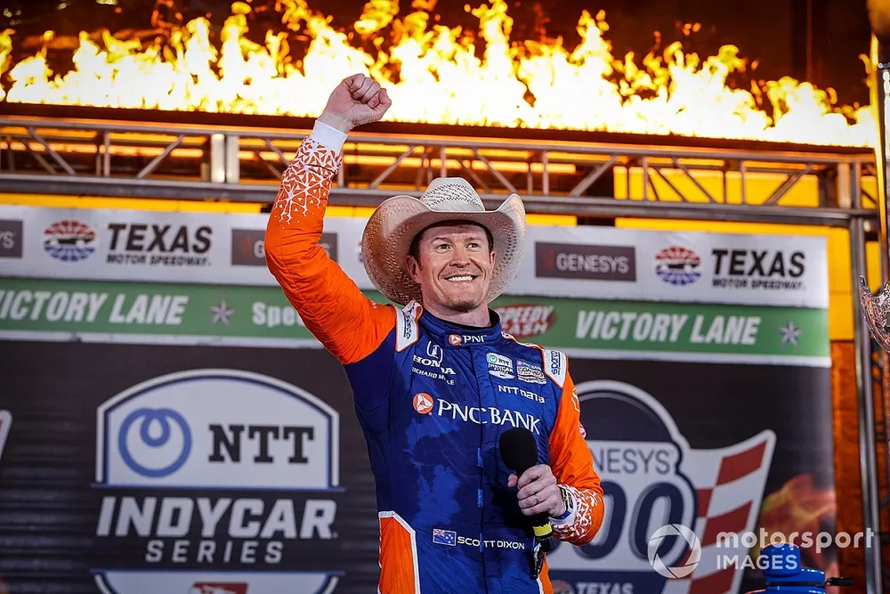 Race winner Scott Dixon, Chip Ganassi Racing Honda