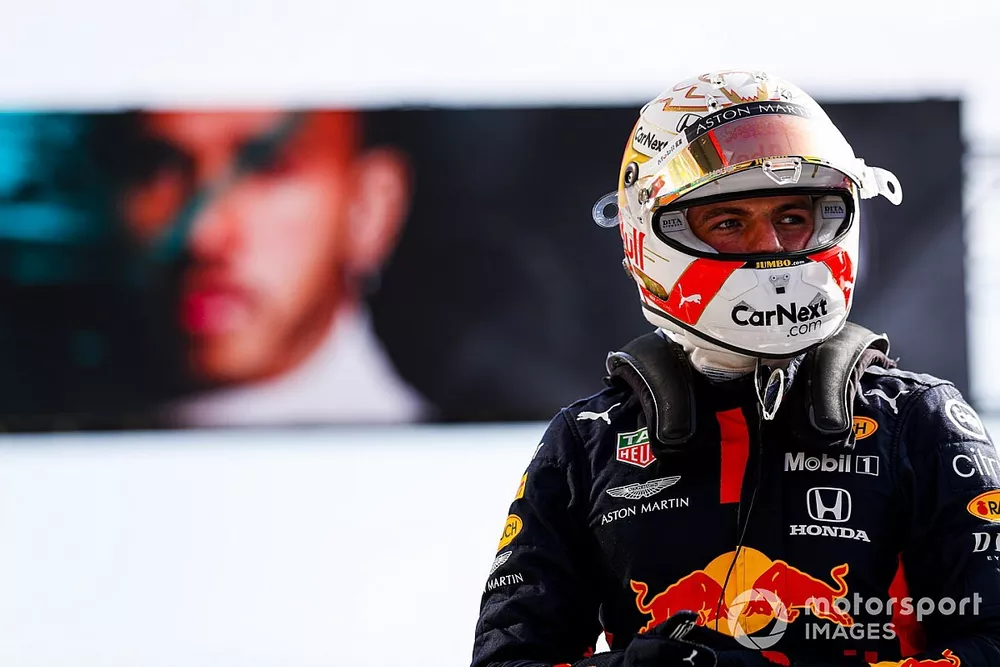 Max Verstappen, Red Bull Racing, dans le parc ferm&eacute; apr&egrave;s les qualifications