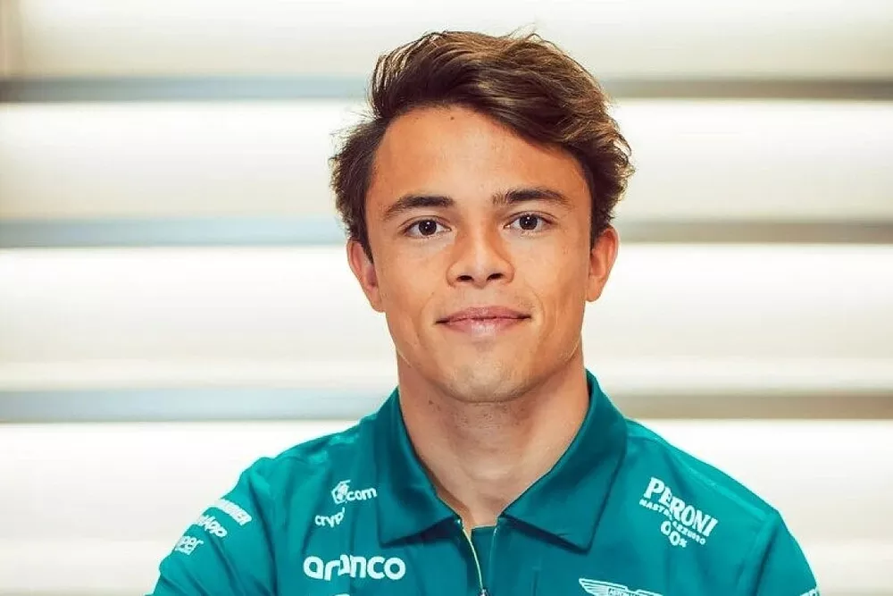 Nyck de Vries con Aston Martin (1)