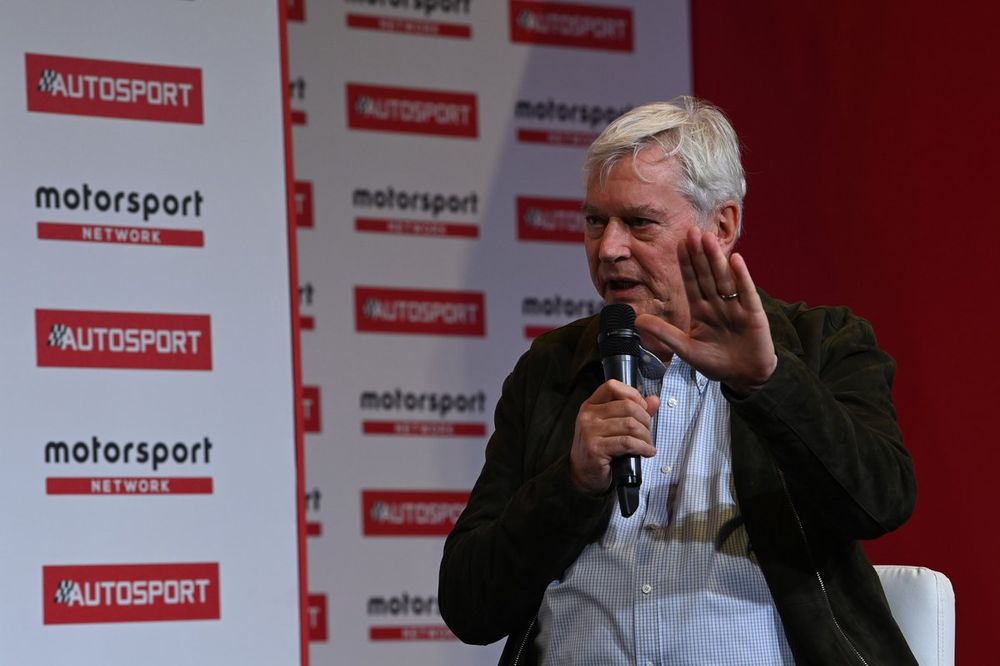 Pat Symonds, entrevistado en el escenario principal de Autosport
