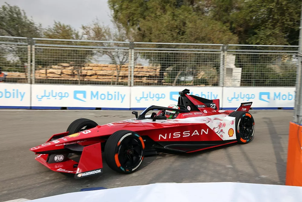 Sacha Fenestraz, Nissan