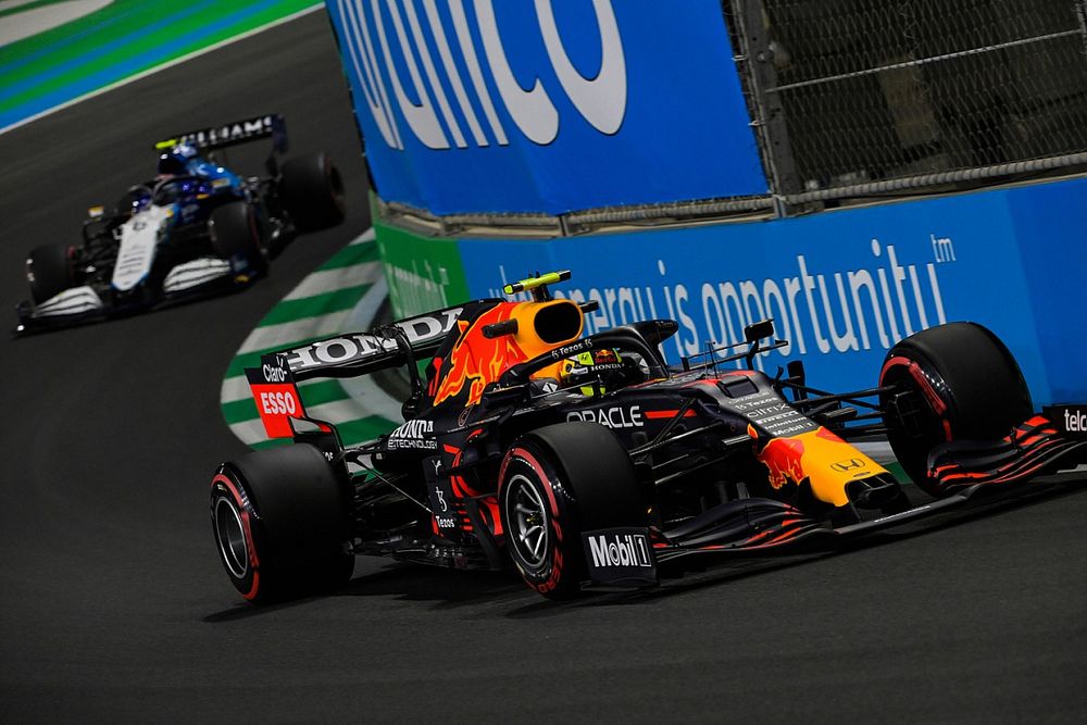 Sergio Perez, Red Bull Racing RB16B, Nicholas Latifi, Williams FW43B