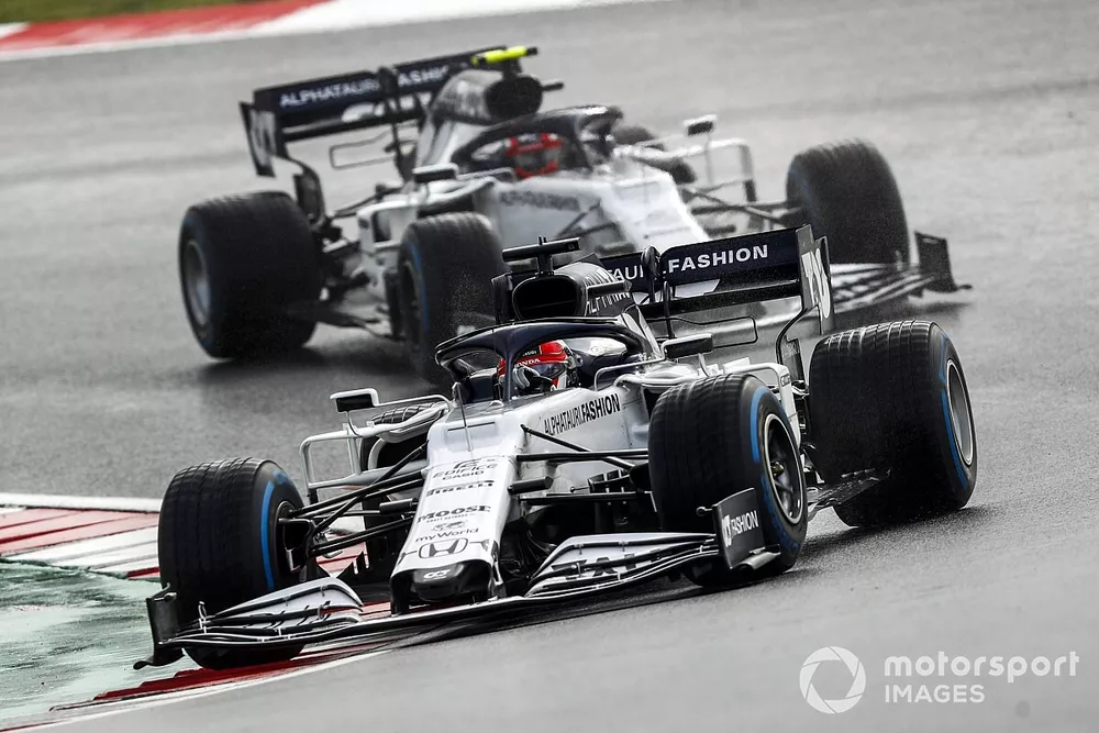 Daniil Kvyat, AlphaTauri AT01, Pierre Gasly, AlphaTauri AT01